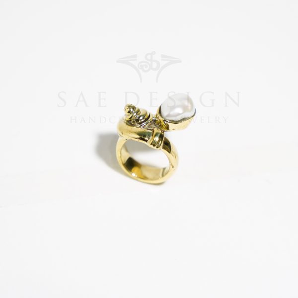 Ice Kiss Ring