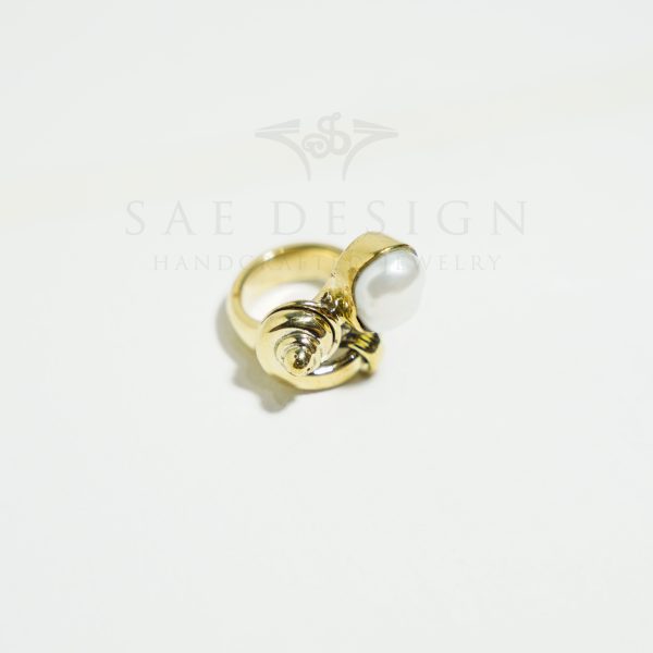 Ice Kiss Ring