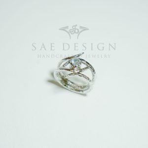 SAE-103 Lila Love